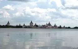 Вид на Кирилло-Белозерский монастырь и Сиверское озеро