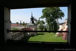 Вид на Ивановский монастырь с крепостных стен