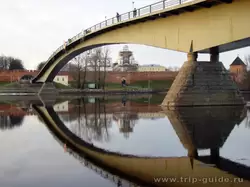 Великий Новгород, пешеходный мост