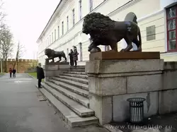 Великий Новгород, львы у здания Присутственных мест