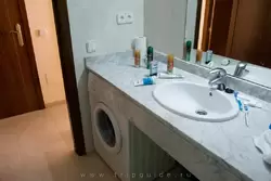 В ванной имеется стиральная машина