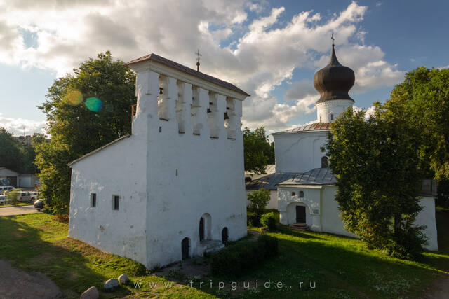 Достопримечательности Пскова: Пароменская Успенская церковь и колокольня