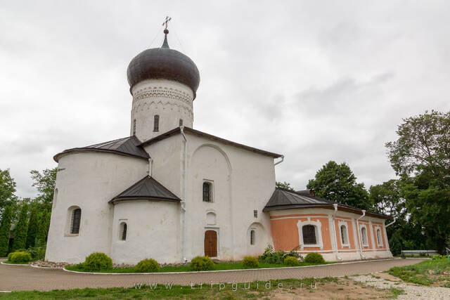 Достопримечательности Пскова: собор Рождества Пресвятой Богородицы Снетогорского монастыря