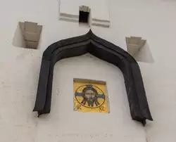 Псков, икона над проездными воротами Рыбницкой башни