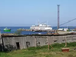 Теплоход «Белинский» у Тамариного причала на Большом Соловецком острове