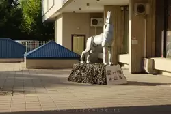 Скульптура на автовокзале