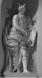 Скульптура Моисея в ниже справа от центрального портика