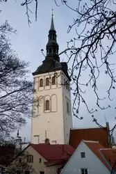 Вид на колокольню церкви Святого Николая