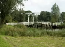 Голландский разводной мост где-то в Ватерланде