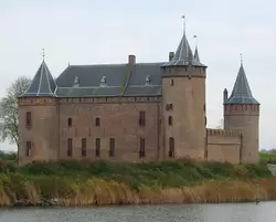 Достопримечательности Амстердама: замок Мёйдерслот