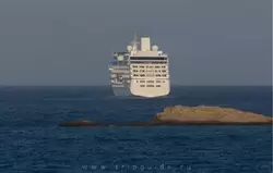 Круизный корабль Insignia компании Oceania на Ибице