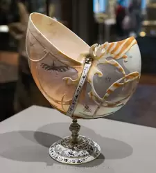 Раковина наутилуса помпилиуса (Нидерланды, 1621-1640) сочетает красоту природы и произведения искусства