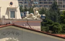 Морской вокзал Сочи, скульптура Лето