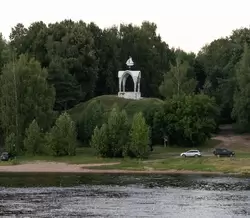 Беседка и смотровая площадка в Петровском парке в Рыбинске