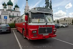Ретро автобус в село Вятское