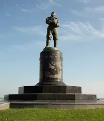 Памятник Валерию Чкалову, Нижний Новгород
