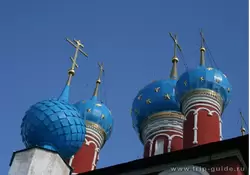 Купола на церкви Дмитрия-на-крови