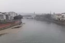 Река Адидже в Вероне в марте