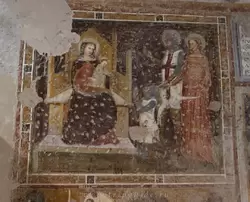 Церковь Сан Джорджетто — Мадонна с ребенком на троне, Святой Георгий, Святая Катерина и поклоняющийся рыцарь (1355)