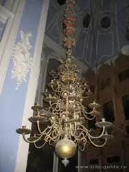 Светильники в Успенском соборе