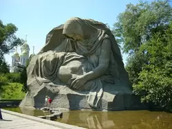 Достопримечательности Волгограда: монумент «Скорбящая мать»