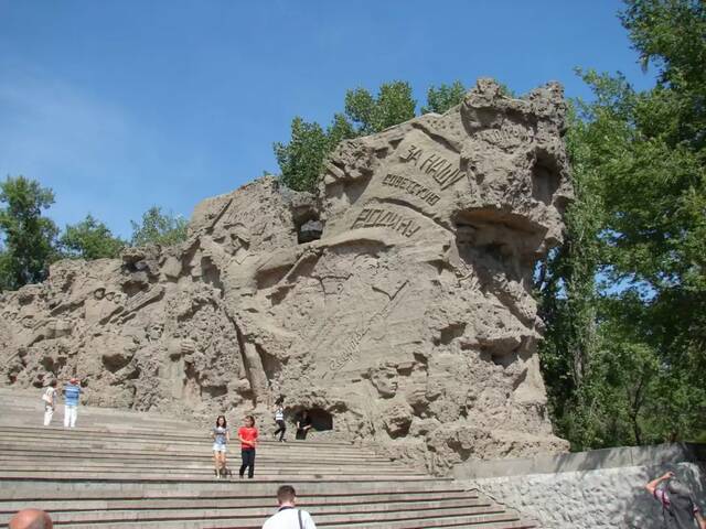 Достопримечательности Волгограда: «Поющие» стены-руины на Мамаевом кургане