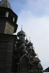 Колокольня и купола Преображенской церкви