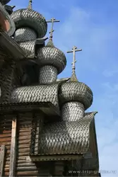 Стройные ряды куполов Преображенской церкви