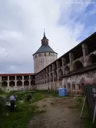 Кирилло-Белозерский монастырь, Крепостные стены