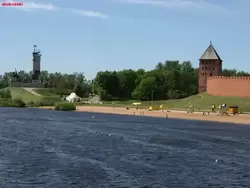 Река Волхов и стены Новгородского кремля