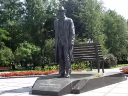 Памятник Рахманинову в Новгороде