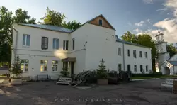 Дом причта на Подворье Псково-Печерского монастыря