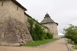 Псков, крепостная стена у Покровской башни