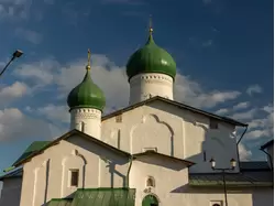 Псков, купола Богоявленской церкви