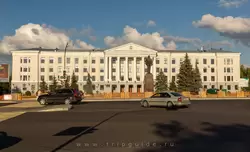 Псков, основной корпус университета