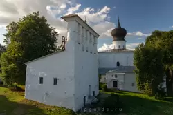 Псков, Пароменская Успенская церковь и колокольня