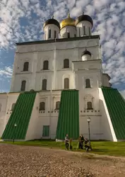 Псков, Троицкий кафедральный собор, вид с Вечевой площади