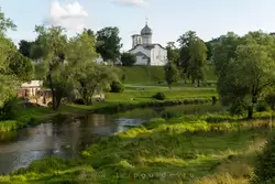 Псков, вид на церковь Петра и Павла с Буя