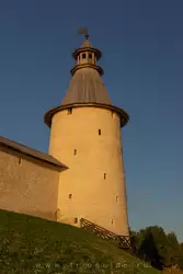 Псков, Высокая (Воскресенская) башня