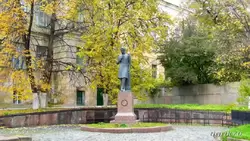г. Пенза, памятник М.Ю. Лермонтову, установлен в 1978 г. ул. Кирова