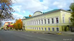 Пенза, ул. Володарского (Лекарская) 5, построен в 1830-х годах надворной советницей Надеждой Федоровной Селивановой