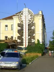 Дом-градусник в Пензе на улице Максима Горького