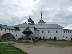 Трапезная палата с Успенской церковью