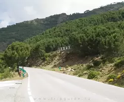 Автобус сломался в испанских горах где-то между Марбельей и Рондой