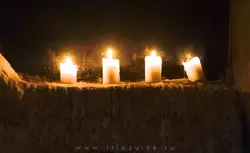 Освещение только свечами