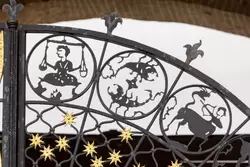 Знаки зодиака на решетке башни Сююмбике
