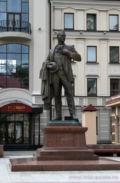 Памятник Шаляпину в Казани