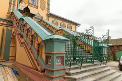 Парадная лестница, сейчас находится во дворе