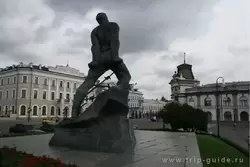 Памятник Мусе Джалилю у Казанского кремля