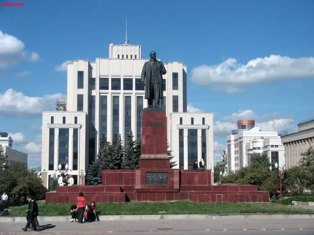 Казань, памятник Ленину на площади Свободы